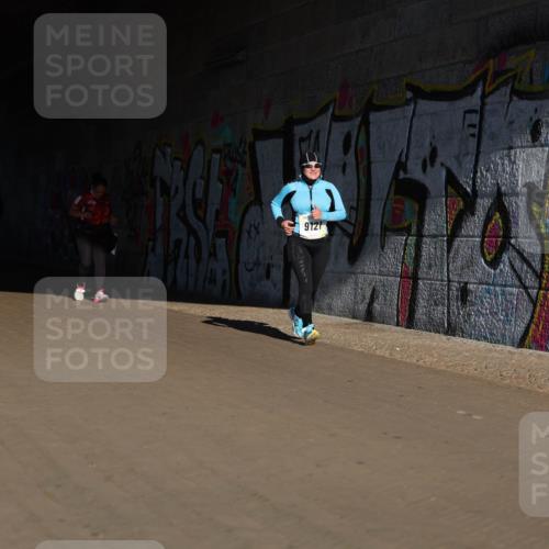 06.10.2024 - 19. swb-Marathon Bremen Michael Strokosch http://msf.ph/oto/7347671 06.10.2024 10:26:05 Laufen 8637, 9121 meine-sportfotos.de