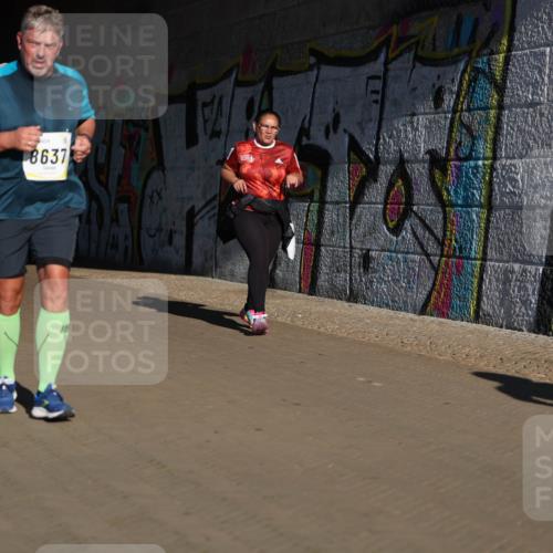 06.10.2024 - 19. swb-Marathon Bremen Michael Strokosch http://msf.ph/oto/7347694 06.10.2024 10:26:09 Laufen 8637 meine-sportfotos.de