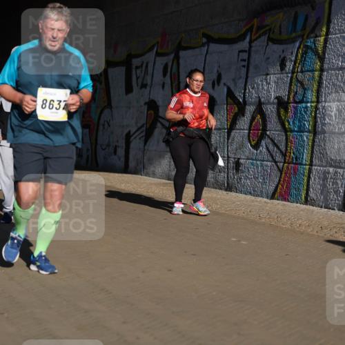06.10.2024 - 19. swb-Marathon Bremen Michael Strokosch http://msf.ph/oto/7347696 06.10.2024 10:26:09 Laufen 8637 meine-sportfotos.de
