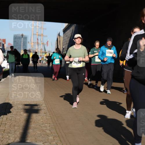 06.10.2024 - 19. swb-Marathon Bremen Michael Strokosch http://msf.ph/oto/7347698 06.10.2024 10:26:12 Laufen 5024, 7400, 7398, 713 meine-sportfotos.de