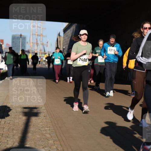 06.10.2024 - 19. swb-Marathon Bremen Michael Strokosch http://msf.ph/oto/7347700 06.10.2024 10:26:12 Laufen 3024, 7398, 7400, 7135 meine-sportfotos.de