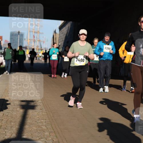 06.10.2024 - 19. swb-Marathon Bremen Michael Strokosch http://msf.ph/oto/7347702 06.10.2024 10:26:13 Laufen 1024, 7400, 35, 7398 meine-sportfotos.de