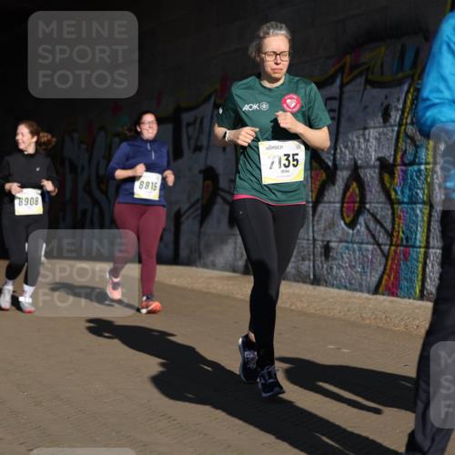 06.10.2024 - 19. swb-Marathon Bremen Michael Strokosch http://msf.ph/oto/7347721 06.10.2024 10:26:17 Laufen 9028, 8908, 8815, 7135, 7398 meine-sportfotos.de
