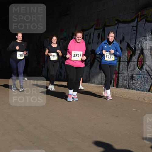 06.10.2024 - 19. swb-Marathon Bremen Michael Strokosch http://msf.ph/oto/7347747 06.10.2024 10:26:21 Laufen 7518, 7315, 7927, 8381, 8380 meine-sportfotos.de