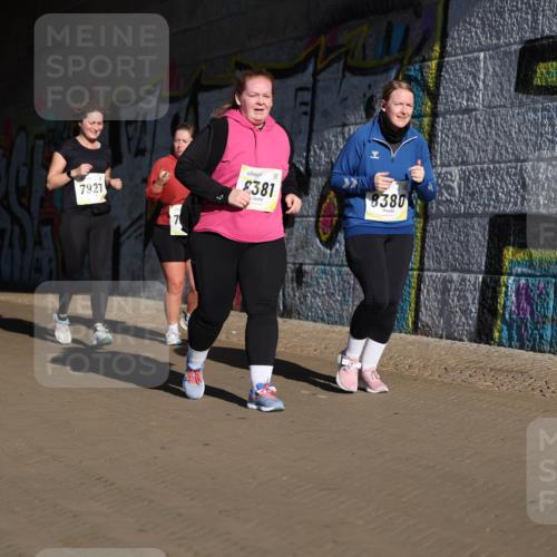 06.10.2024 - 19. swb-Marathon Bremen Michael Strokosch http://msf.ph/oto/7347756 06.10.2024 10:26:23 Laufen 7518, 7927, 7, 8381, 8380 meine-sportfotos.de