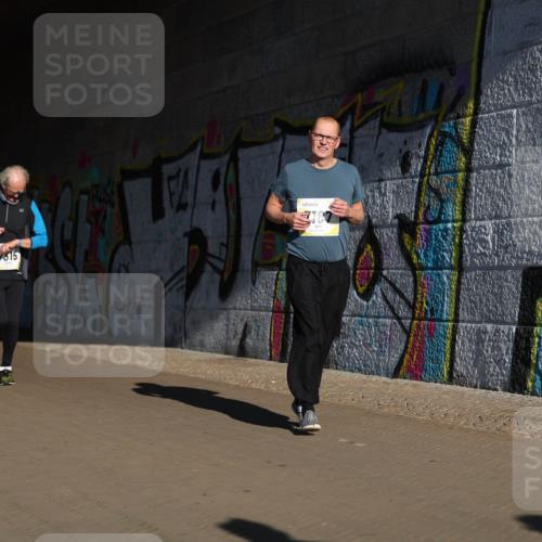 06.10.2024 - 19. swb-Marathon Bremen Michael Strokosch http://msf.ph/oto/7347767 06.10.2024 10:26:27 Laufen 315 meine-sportfotos.de