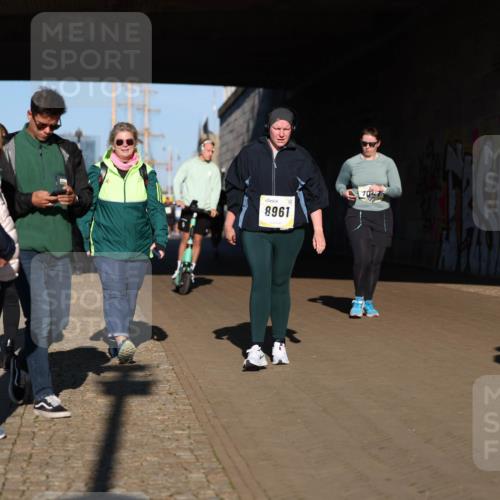 06.10.2024 - 19. swb-Marathon Bremen Michael Strokosch http://msf.ph/oto/7347790 06.10.2024 10:26:31 Laufen 8961 meine-sportfotos.de