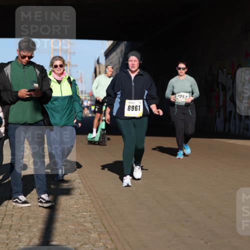 06.10.2024 - 19. swb-Marathon Bremen Michael Strokosch http://msf.ph/oto/7347792 06.10.2024 10:26:31 Laufen 8961, 7047 meine-sportfotos.de