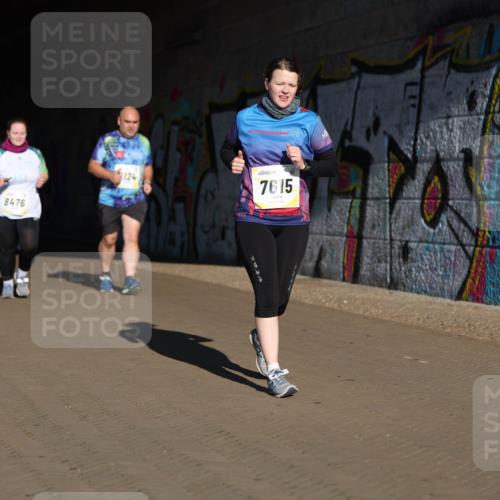 06.10.2024 - 19. swb-Marathon Bremen Michael Strokosch http://msf.ph/oto/7347849 06.10.2024 10:27:03 Laufen 8476, 124, 7615, 2024, 113 meine-sportfotos.de