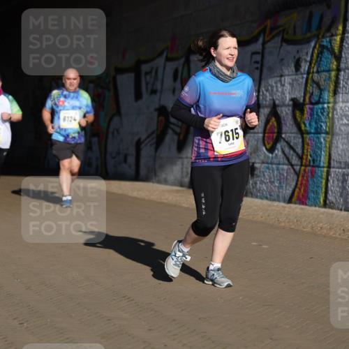 06.10.2024 - 19. swb-Marathon Bremen Michael Strokosch http://msf.ph/oto/7347854 06.10.2024 10:27:03 Laufen 819, 8476, 8124, 19, 24, 2024, 7615 meine-sportfotos.de