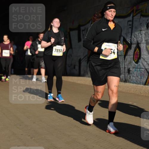 06.10.2024 - 19. swb-Marathon Bremen Michael Strokosch http://msf.ph/oto/7347890 06.10.2024 10:27:08 Laufen 7942, 7182, 7658, 54 meine-sportfotos.de