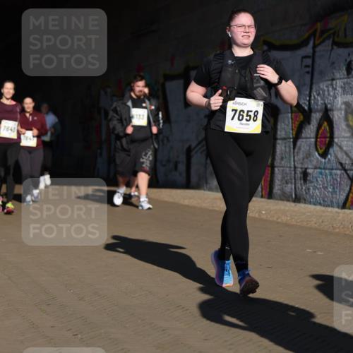 06.10.2024 - 19. swb-Marathon Bremen Michael Strokosch http://msf.ph/oto/7347899 06.10.2024 10:27:09 Laufen 192, 6177, 7643, 6133, 7658 meine-sportfotos.de