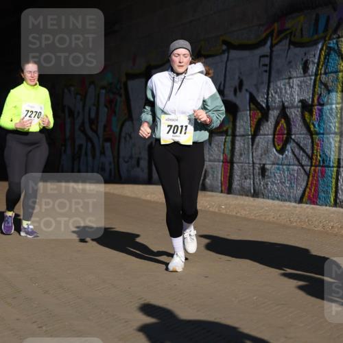06.10.2024 - 19. swb-Marathon Bremen Michael Strokosch http://msf.ph/oto/7347936 06.10.2024 10:27:15 Laufen 7270, 7011 meine-sportfotos.de