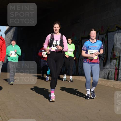 06.10.2024 - 19. swb-Marathon Bremen Michael Strokosch http://msf.ph/oto/7347958 06.10.2024 10:27:22 Laufen 8408, 836, 8932, 70 meine-sportfotos.de