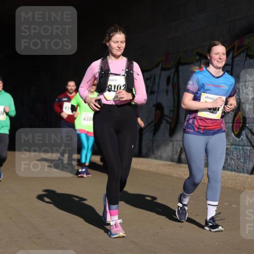 06.10.2024 - 19. swb-Marathon Bremen Michael Strokosch http://msf.ph/oto/7347966 06.10.2024 10:27:23 Laufen 8408, 83, 6924, 9102, 2024 meine-sportfotos.de