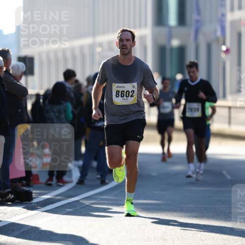 06.10.2024 - 19. swb-Marathon Bremen Michael Strokosch http://msf.ph/oto/7347998 06.10.2024 10:34:18 Laufen 8602 meine-sportfotos.de