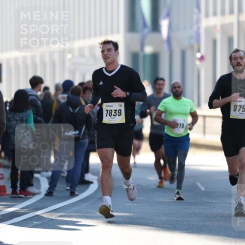 06.10.2024 - 19. swb-Marathon Bremen Michael Strokosch http://msf.ph/oto/7348008 06.10.2024 10:34:20 Laufen 7839, 019, 8755 meine-sportfotos.de