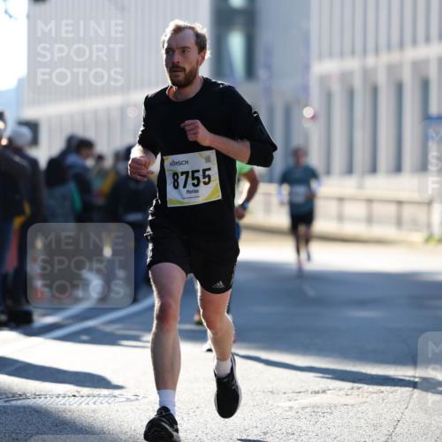 06.10.2024 - 19. swb-Marathon Bremen Michael Strokosch http://msf.ph/oto/7348024 06.10.2024 10:34:23 Laufen 8755 meine-sportfotos.de