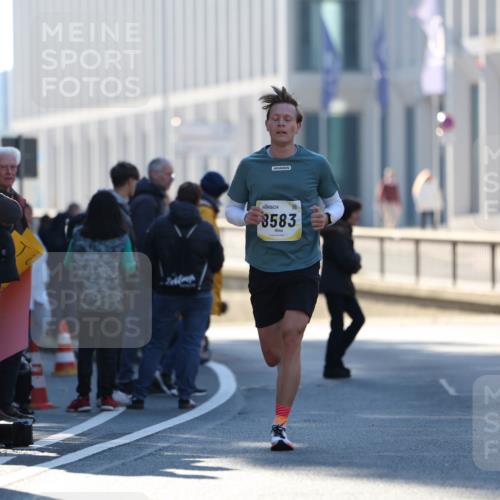 06.10.2024 - 19. swb-Marathon Bremen Michael Strokosch http://msf.ph/oto/7348038 06.10.2024 10:34:27 Laufen 8583 meine-sportfotos.de