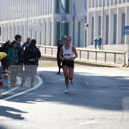 06.10.2024 - 19. swb-Marathon Bremen Michael Strokosch http://msf.ph/oto/7348065 06.10.2024 10:34:59 Laufen 8781 meine-sportfotos.de