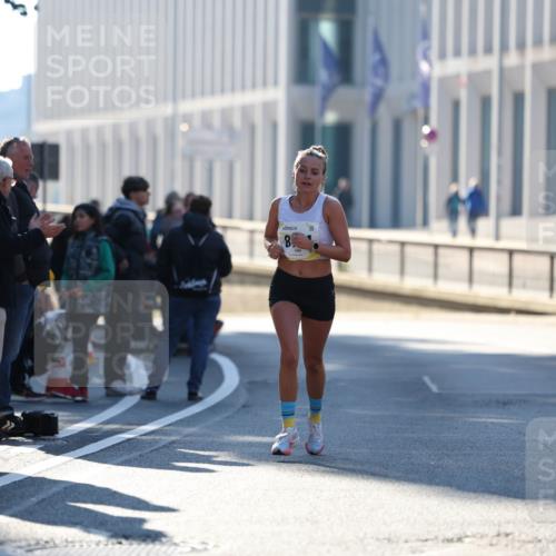 06.10.2024 - 19. swb-Marathon Bremen Michael Strokosch http://msf.ph/oto/7348074 06.10.2024 10:35:00 Laufen 17 meine-sportfotos.de