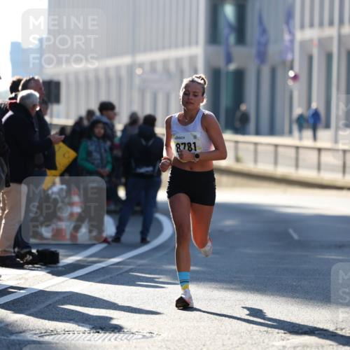 06.10.2024 - 19. swb-Marathon Bremen Michael Strokosch http://msf.ph/oto/7348081 06.10.2024 10:35:01 Laufen 8781 meine-sportfotos.de