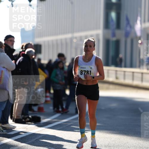 06.10.2024 - 19. swb-Marathon Bremen Michael Strokosch http://msf.ph/oto/7348084 06.10.2024 10:35:02 Laufen 8781 meine-sportfotos.de