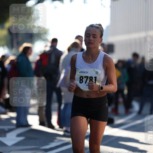 06.10.2024 - 19. swb-Marathon Bremen Michael Strokosch http://msf.ph/oto/7348096 06.10.2024 10:35:03 Laufen 8781 meine-sportfotos.de
