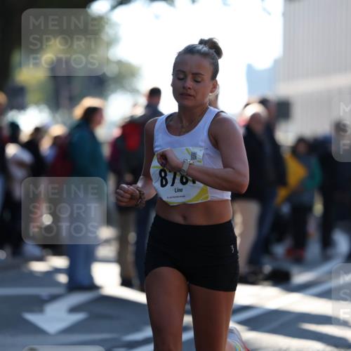 06.10.2024 - 19. swb-Marathon Bremen Michael Strokosch http://msf.ph/oto/7348099 06.10.2024 10:35:03 Laufen 878 meine-sportfotos.de
