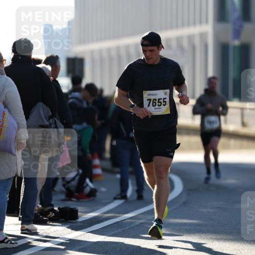 06.10.2024 - 19. swb-Marathon Bremen Michael Strokosch http://msf.ph/oto/7348154 06.10.2024 10:35:24 Laufen 7655 meine-sportfotos.de