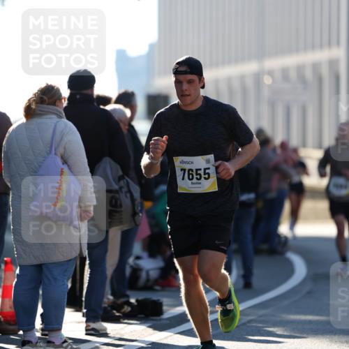 06.10.2024 - 19. swb-Marathon Bremen Michael Strokosch http://msf.ph/oto/7348158 06.10.2024 10:35:24 Laufen 7655 meine-sportfotos.de