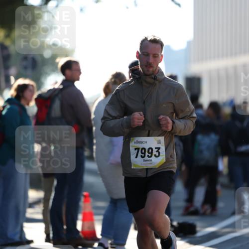 06.10.2024 - 19. swb-Marathon Bremen Michael Strokosch http://msf.ph/oto/7348205 06.10.2024 10:35:29 Laufen 7993 meine-sportfotos.de