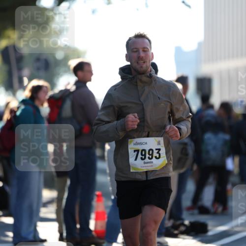 06.10.2024 - 19. swb-Marathon Bremen Michael Strokosch http://msf.ph/oto/7348207 06.10.2024 10:35:30 Laufen 7993 meine-sportfotos.de