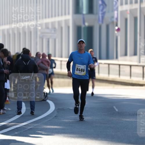 06.10.2024 - 19. swb-Marathon Bremen Michael Strokosch http://msf.ph/oto/7348262 06.10.2024 10:35:39 Laufen 8466 meine-sportfotos.de