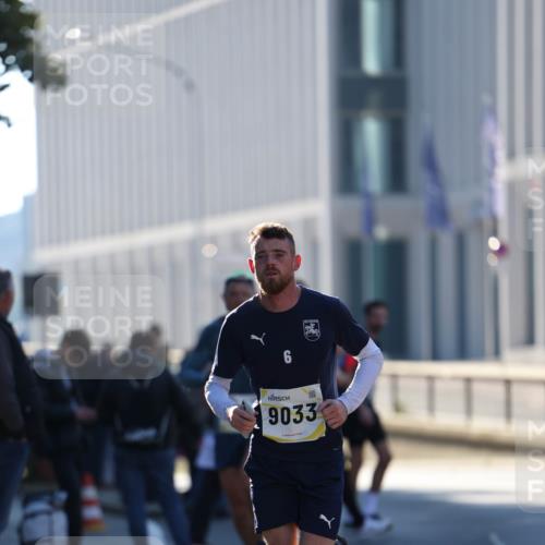 06.10.2024 - 19. swb-Marathon Bremen Michael Strokosch http://msf.ph/oto/7348269 06.10.2024 10:35:46 Laufen 9033 meine-sportfotos.de