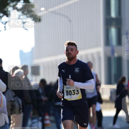 06.10.2024 - 19. swb-Marathon Bremen Michael Strokosch http://msf.ph/oto/7348274 06.10.2024 10:35:46 Laufen 9033 meine-sportfotos.de