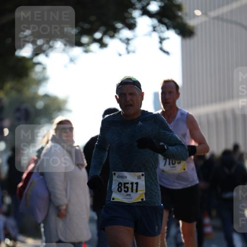 06.10.2024 - 19. swb-Marathon Bremen Michael Strokosch http://msf.ph/oto/7348292 06.10.2024 10:35:48 Laufen 8511 meine-sportfotos.de