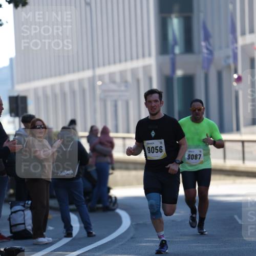 06.10.2024 - 19. swb-Marathon Bremen Michael Strokosch http://msf.ph/oto/7348302 06.10.2024 10:36:05 Laufen 9056, 9087 meine-sportfotos.de