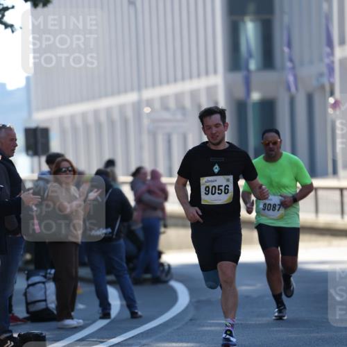 06.10.2024 - 19. swb-Marathon Bremen Michael Strokosch http://msf.ph/oto/7348304 06.10.2024 10:36:05 Laufen 9056, 9087 meine-sportfotos.de