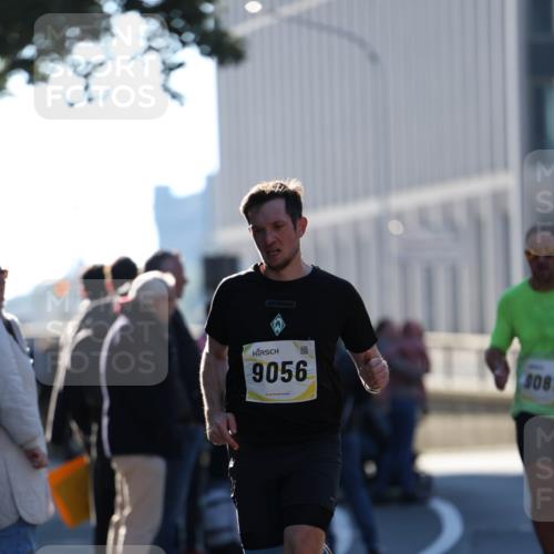 06.10.2024 - 19. swb-Marathon Bremen Michael Strokosch http://msf.ph/oto/7348317 06.10.2024 10:36:07 Laufen 9056, 308 meine-sportfotos.de
