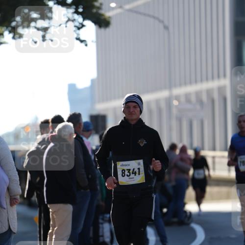 06.10.2024 - 19. swb-Marathon Bremen Michael Strokosch http://msf.ph/oto/7348349 06.10.2024 10:36:17 Laufen 8341 meine-sportfotos.de