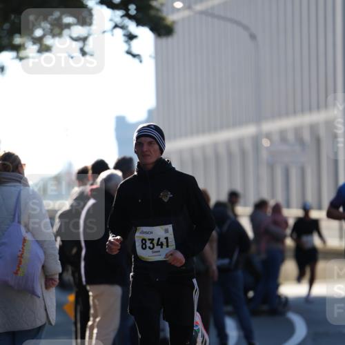 06.10.2024 - 19. swb-Marathon Bremen Michael Strokosch http://msf.ph/oto/7348354 06.10.2024 10:36:17 Laufen 8341 meine-sportfotos.de