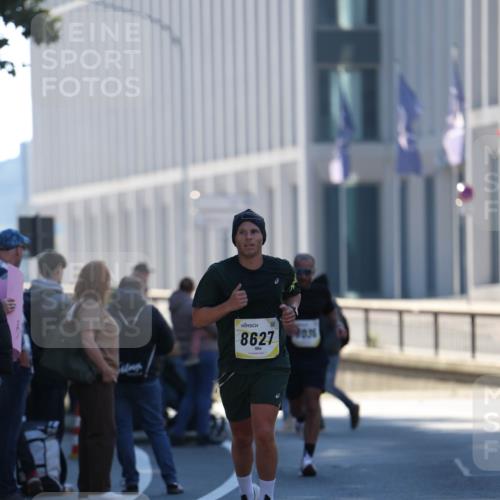 06.10.2024 - 19. swb-Marathon Bremen Michael Strokosch http://msf.ph/oto/7348382 06.10.2024 10:36:22 Laufen 8627, 8036 meine-sportfotos.de