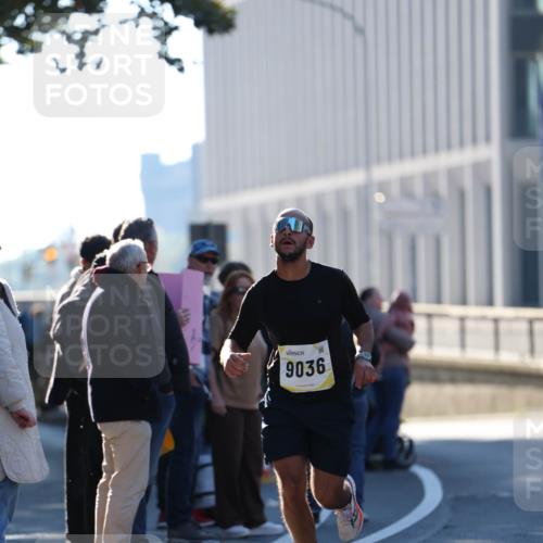 06.10.2024 - 19. swb-Marathon Bremen Michael Strokosch http://msf.ph/oto/7348413 06.10.2024 10:36:25 Laufen 9036 meine-sportfotos.de