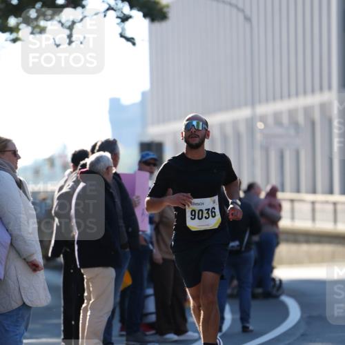 06.10.2024 - 19. swb-Marathon Bremen Michael Strokosch http://msf.ph/oto/7348416 06.10.2024 10:36:25 Laufen 9036 meine-sportfotos.de