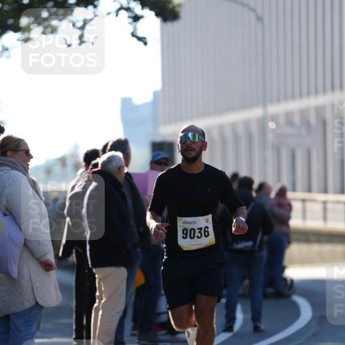 06.10.2024 - 19. swb-Marathon Bremen Michael Strokosch http://msf.ph/oto/7348420 06.10.2024 10:36:25 Laufen 9036 meine-sportfotos.de