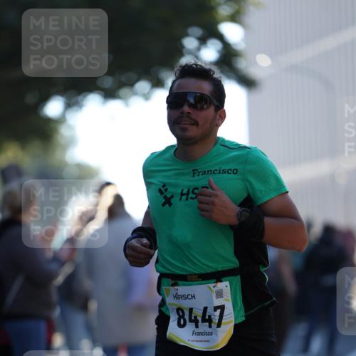06.10.2024 - 19. swb-Marathon Bremen Michael Strokosch http://msf.ph/oto/7348439 06.10.2024 10:36:28 Laufen 8447, 19 meine-sportfotos.de