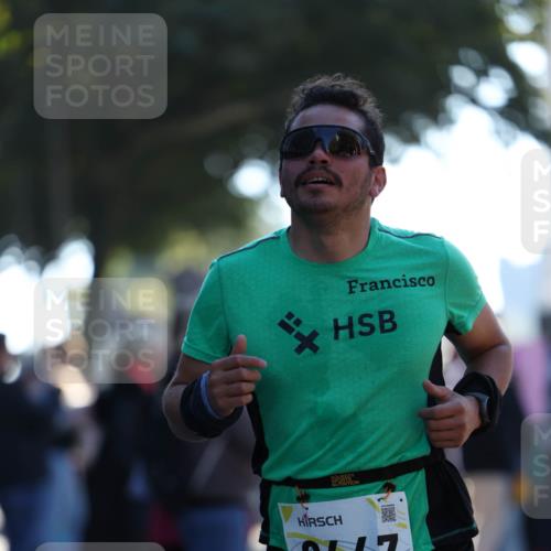 06.10.2024 - 19. swb-Marathon Bremen Michael Strokosch http://msf.ph/oto/7348442 06.10.2024 10:36:28 Laufen 8447, 19 meine-sportfotos.de