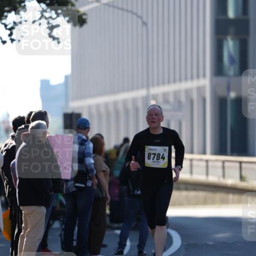 06.10.2024 - 19. swb-Marathon Bremen Michael Strokosch http://msf.ph/oto/7348443 06.10.2024 10:36:35 Laufen 8784 meine-sportfotos.de