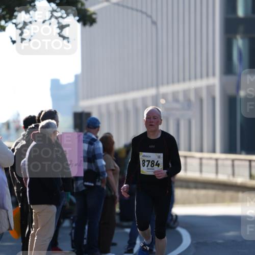 06.10.2024 - 19. swb-Marathon Bremen Michael Strokosch http://msf.ph/oto/7348446 06.10.2024 10:36:35 Laufen 8784 meine-sportfotos.de